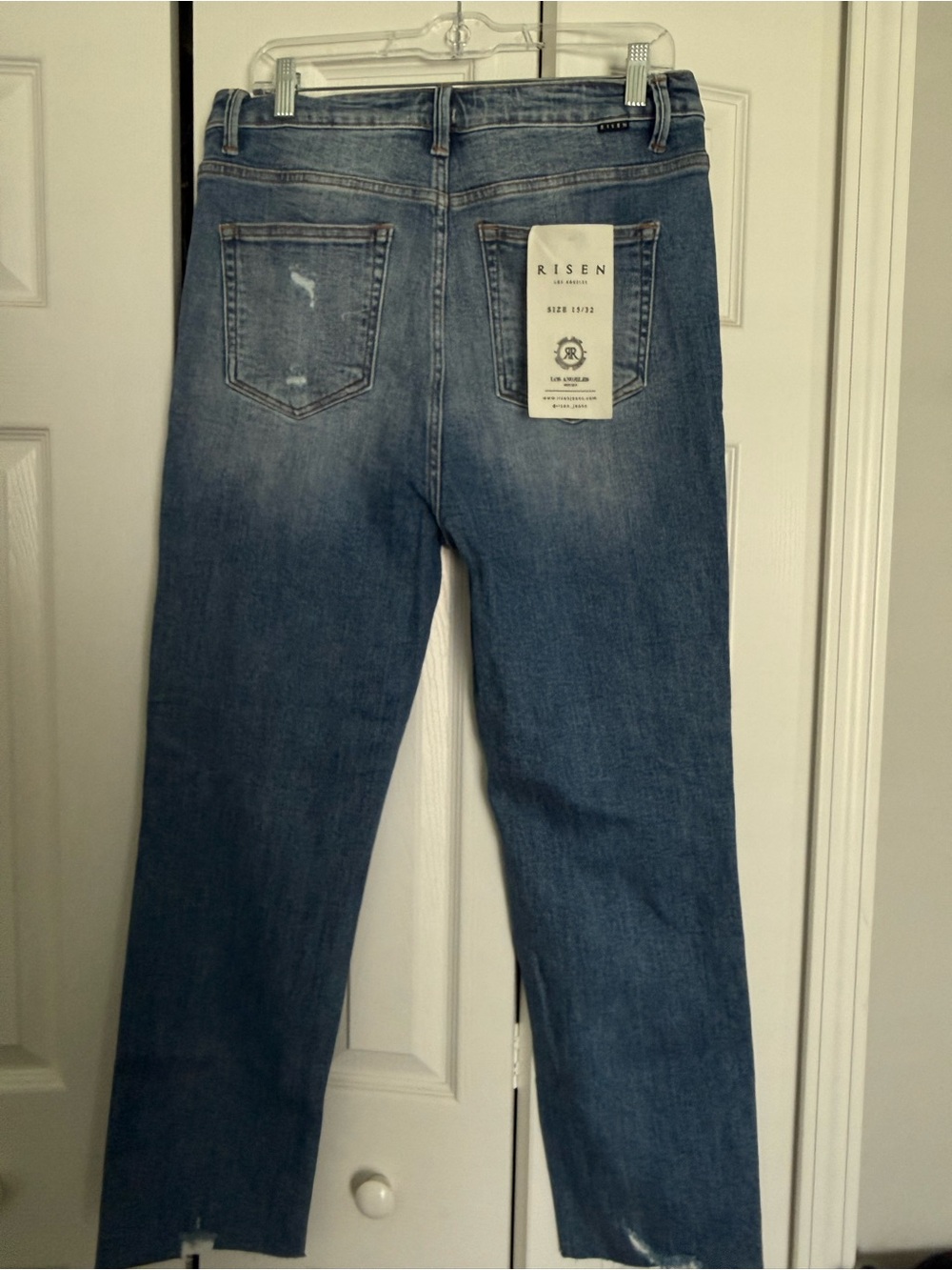 iris Straight Jeans in Faded Blue Wash